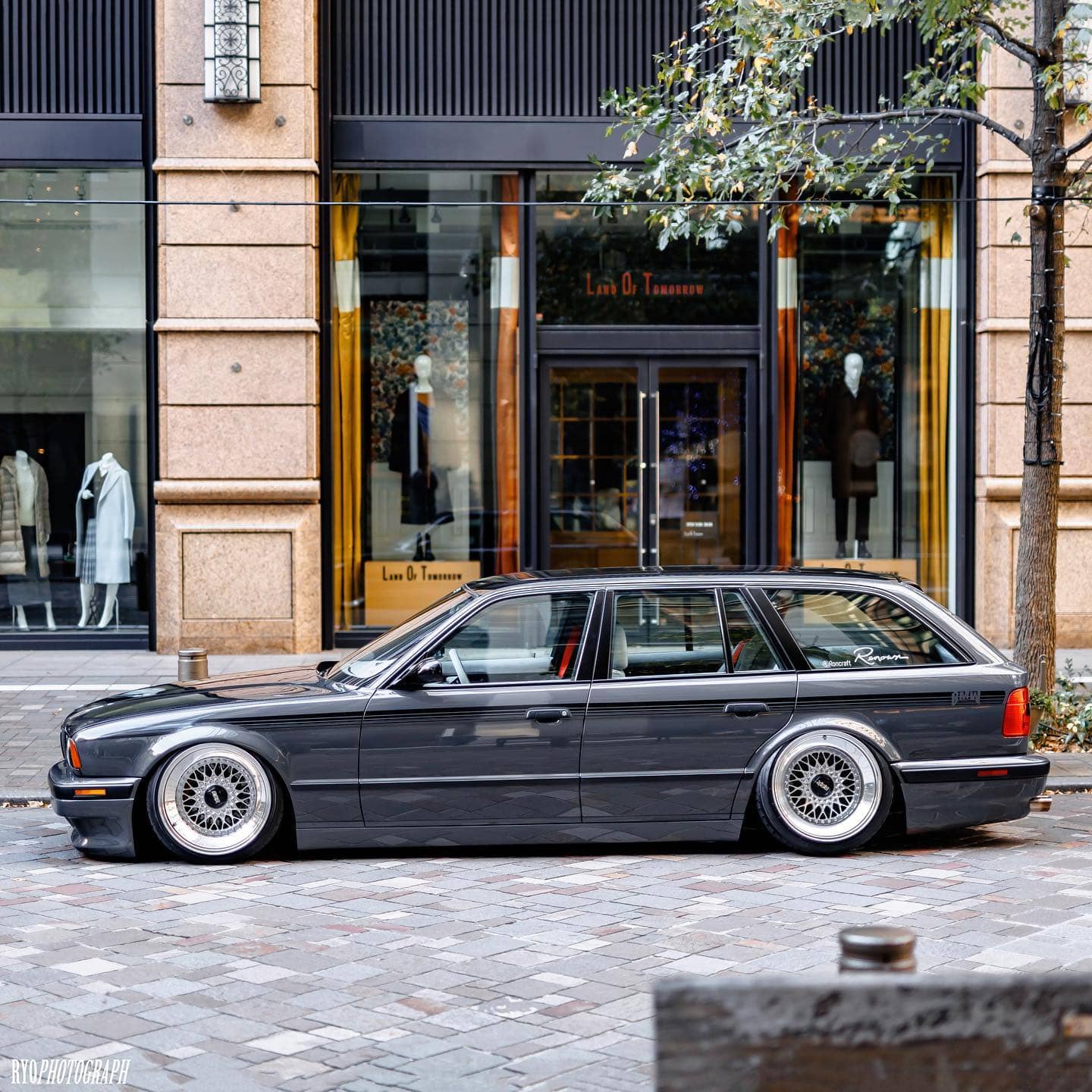 Modified BMW M5 Touring E34