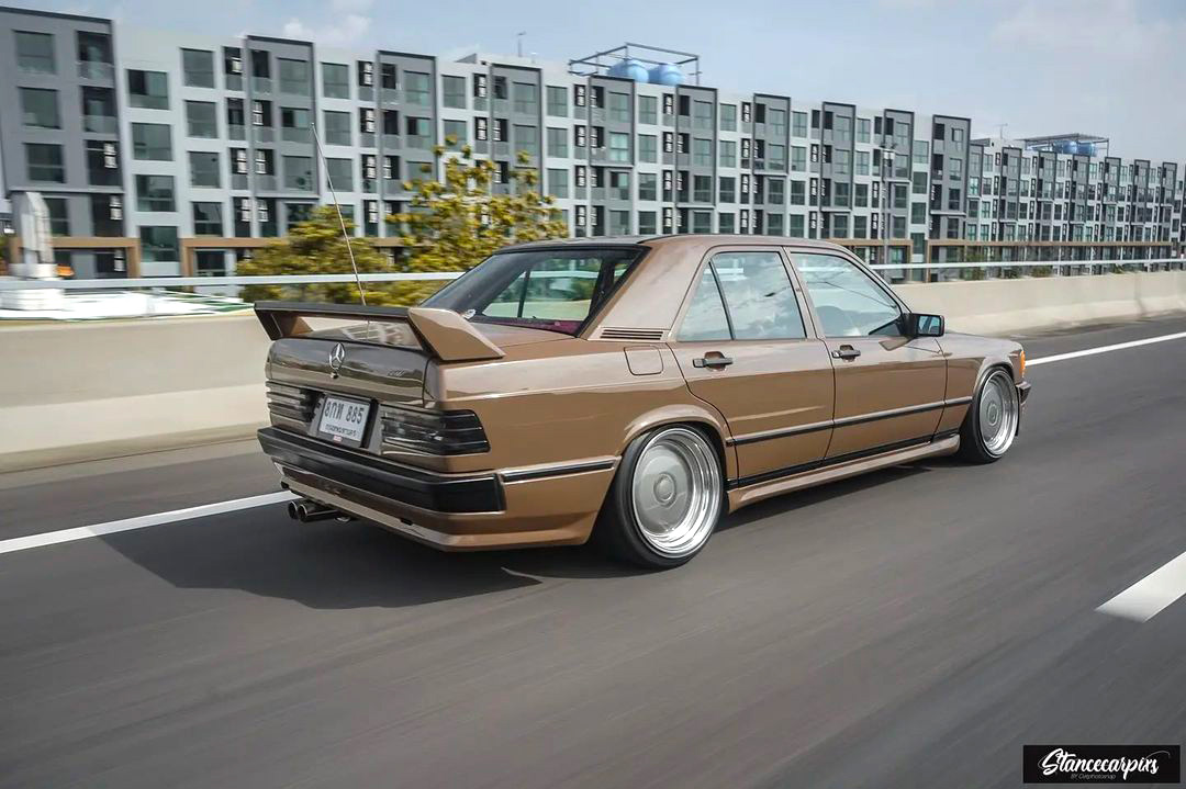 Lowered Mercedes 190e Brown with AMG rims