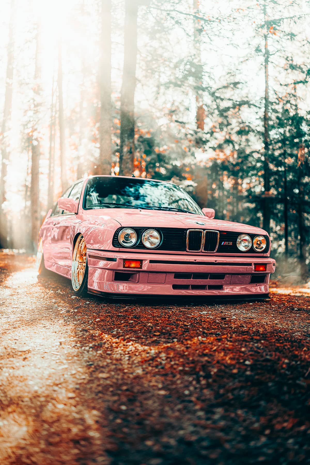 Pink BMW M3 E30 on air suspension