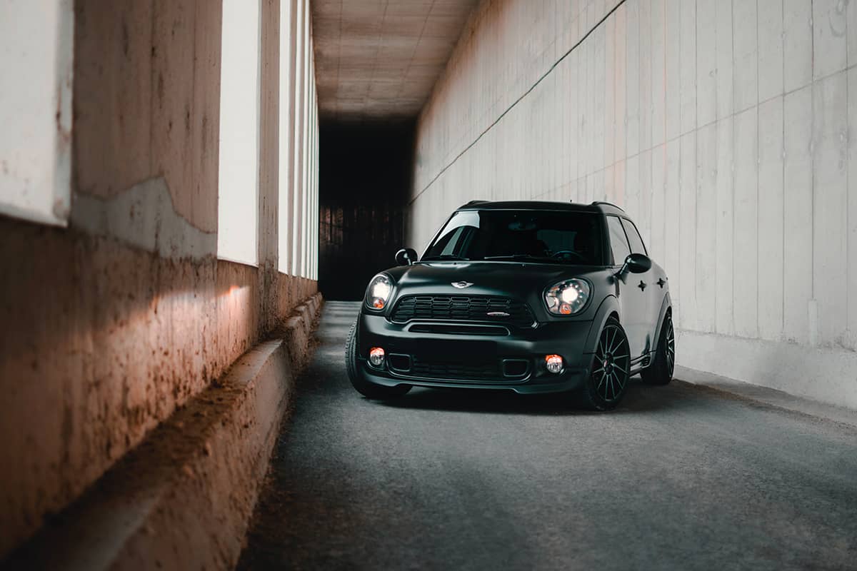 modded Mini Countryman R60 in black color