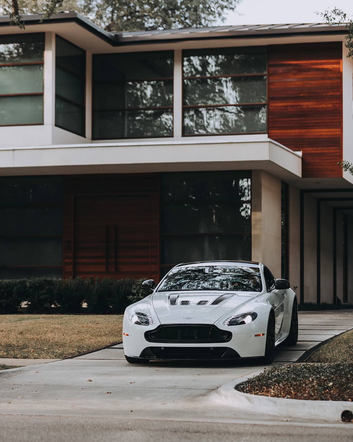 White Aston Martin DBS with wide body kit