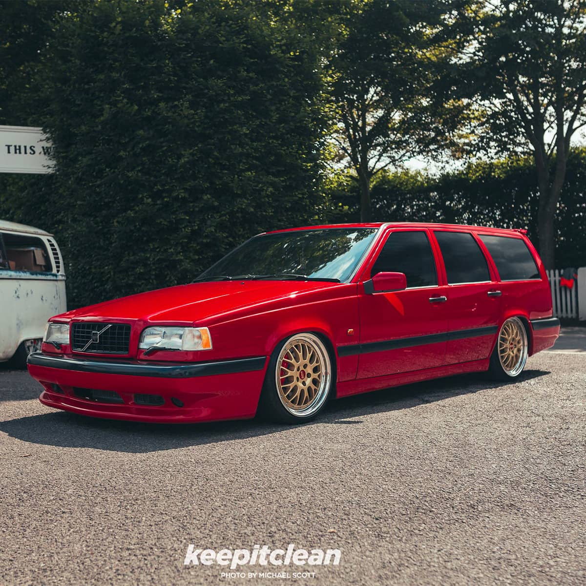 Lowered Volvo 850R in red color