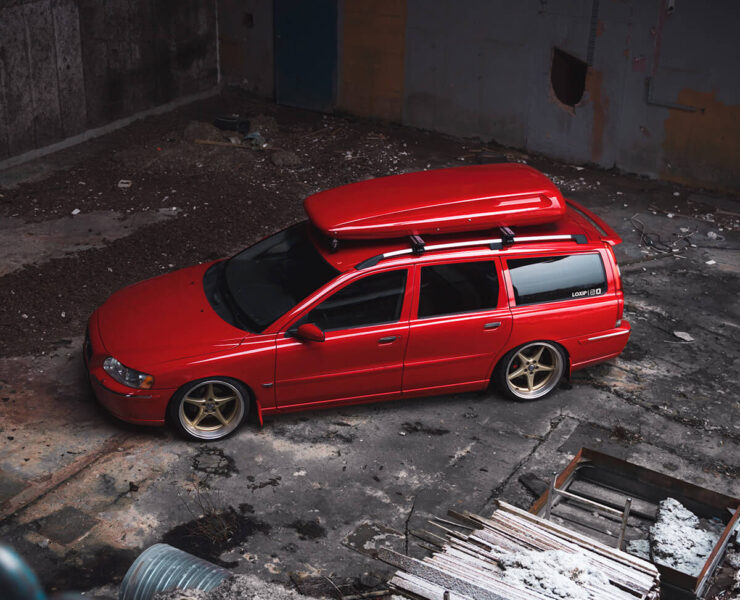 Modified Volvo V70 Wagon With Custom Low Suspension & SSR Wheels