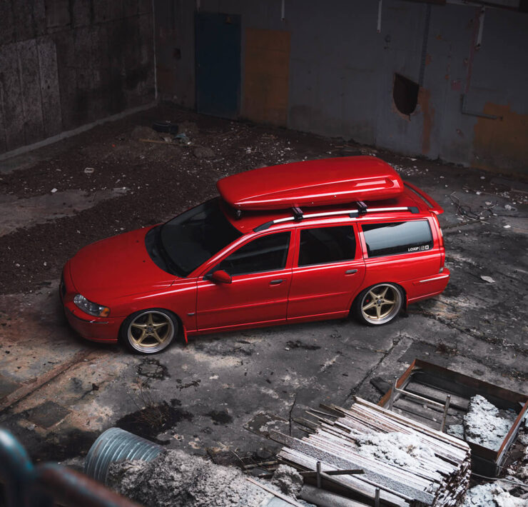 Modified Volvo V70 Wagon With Custom Low Suspension & SSR Wheels